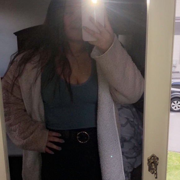 Meet your Posher, Liv - Picture 1 of 1